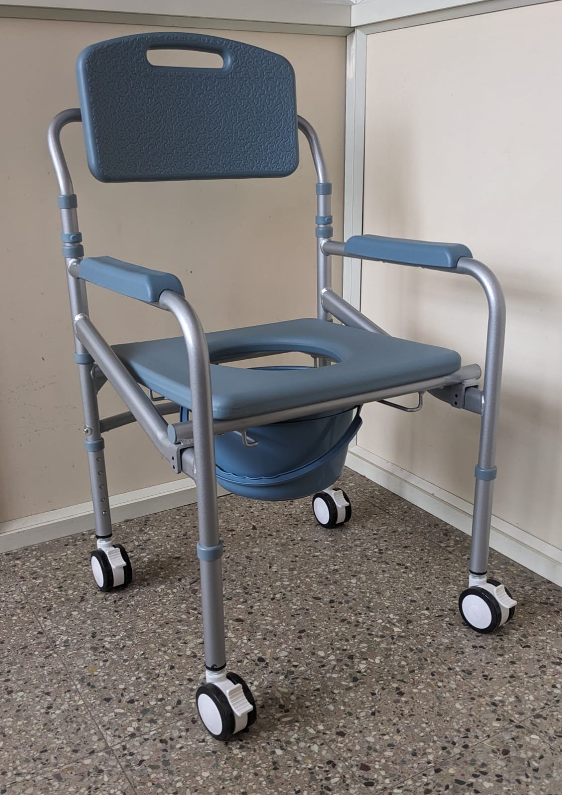 COMMODE CHAIR THUNDER 97 A